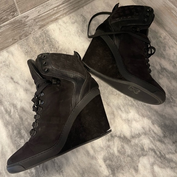 W Suede Louis Vuitton Wedge Booties - Picture 2 of 16